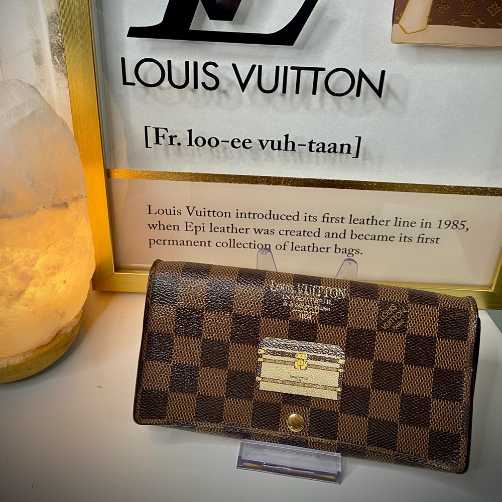 Louis Vuitton Damier Ebene Sarah wallet with Trunk Design